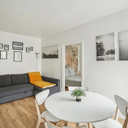 Eiffel Tower 10 Min Walk :-) 아파트 파리