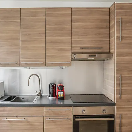 아파트 Eiffel Tower 10 Min Walk :-)