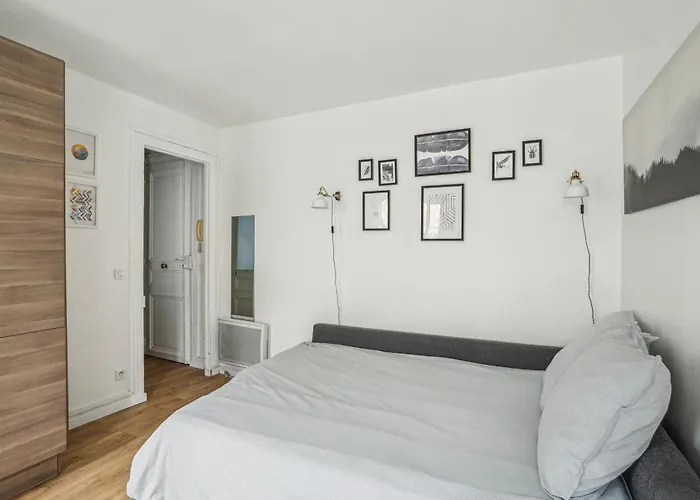 Eiffel Tower 10 Min Walk :-) 아파트 파리