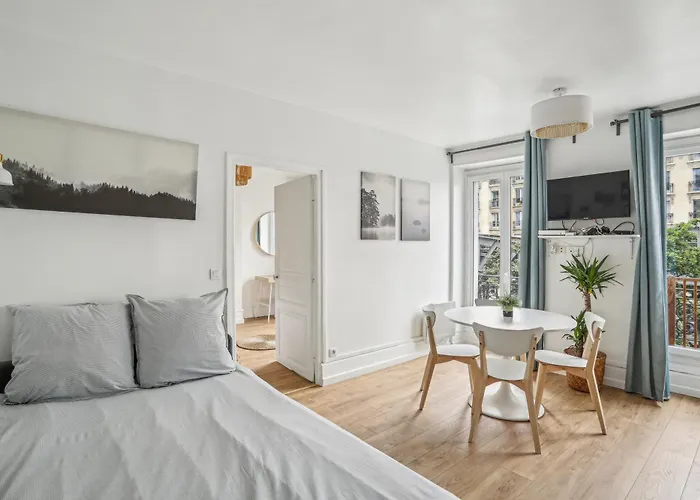 아파트 Eiffel Tower 10 Min Walk :-) 파리