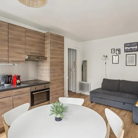 Apartamento Eiffel Tower 10 Min Walk :-) *